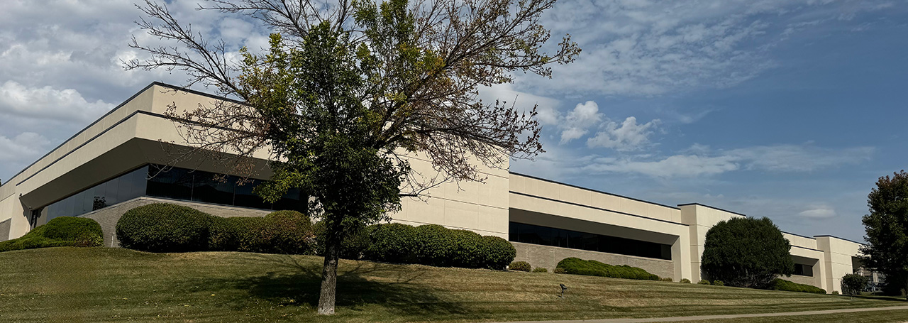 Cedar Rapids Suburban Office Market 2025: Hybrid Work, Healthcare Demand, and Space Reuse