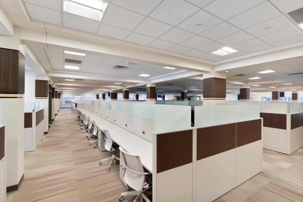 Downtown Cedar Rapids Class A Plug And Play Open Area Cubicle